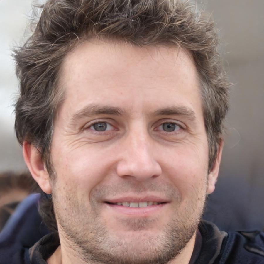 Rowan Blackstone, Senior Financial Strategist